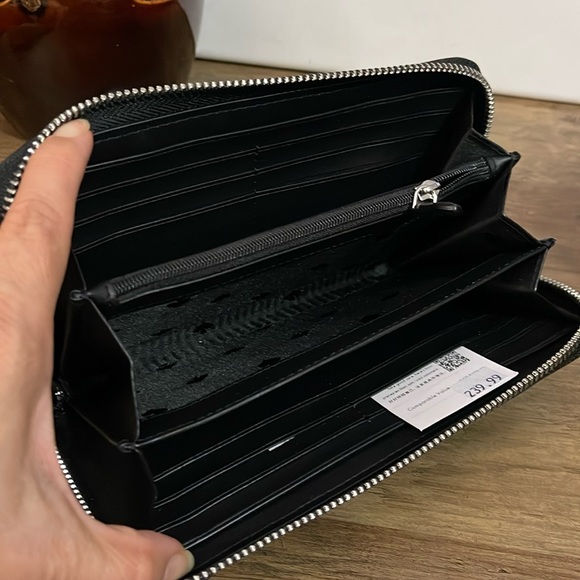 Kate Spade glitter on large continental wallet - Picture 7 of 13